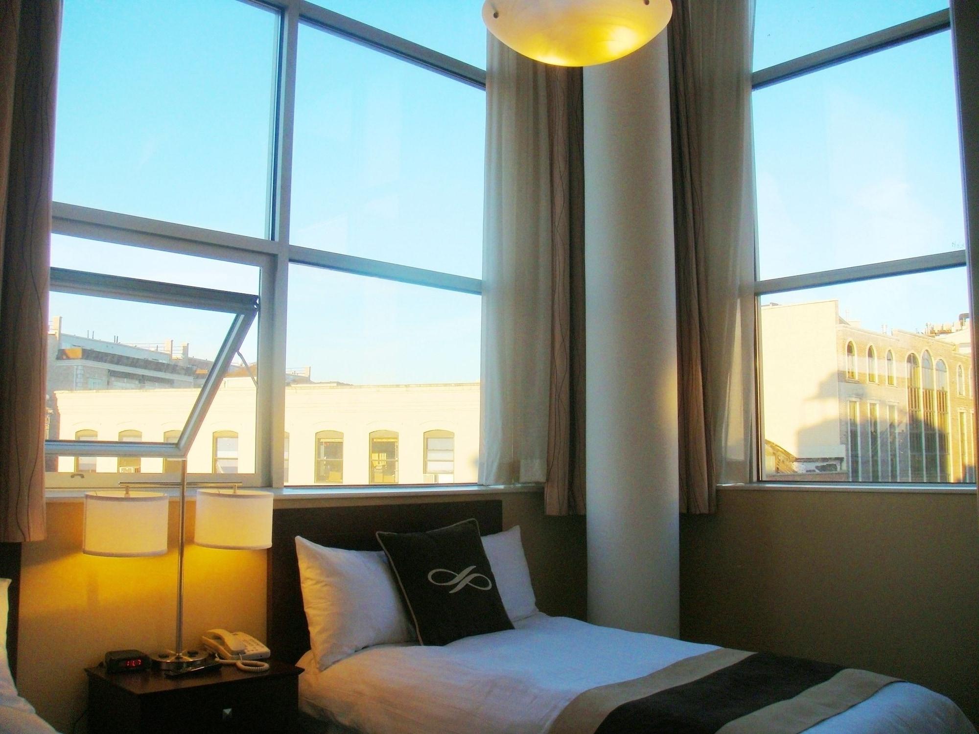 Pointe Plaza Hotel (Adults Only) New York City Exterior photo