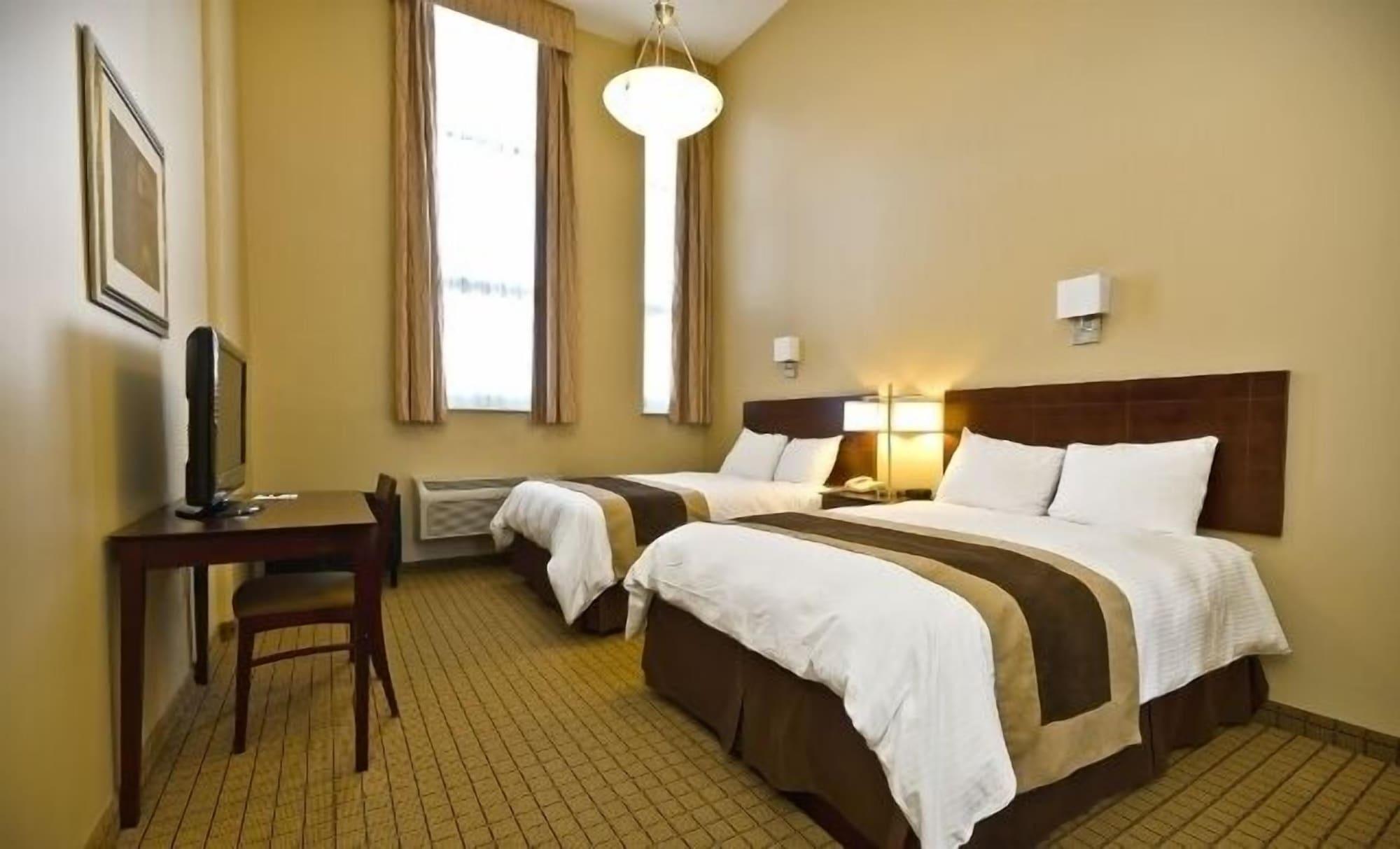 Pointe Plaza Hotel (Adults Only) New York City Exterior photo
