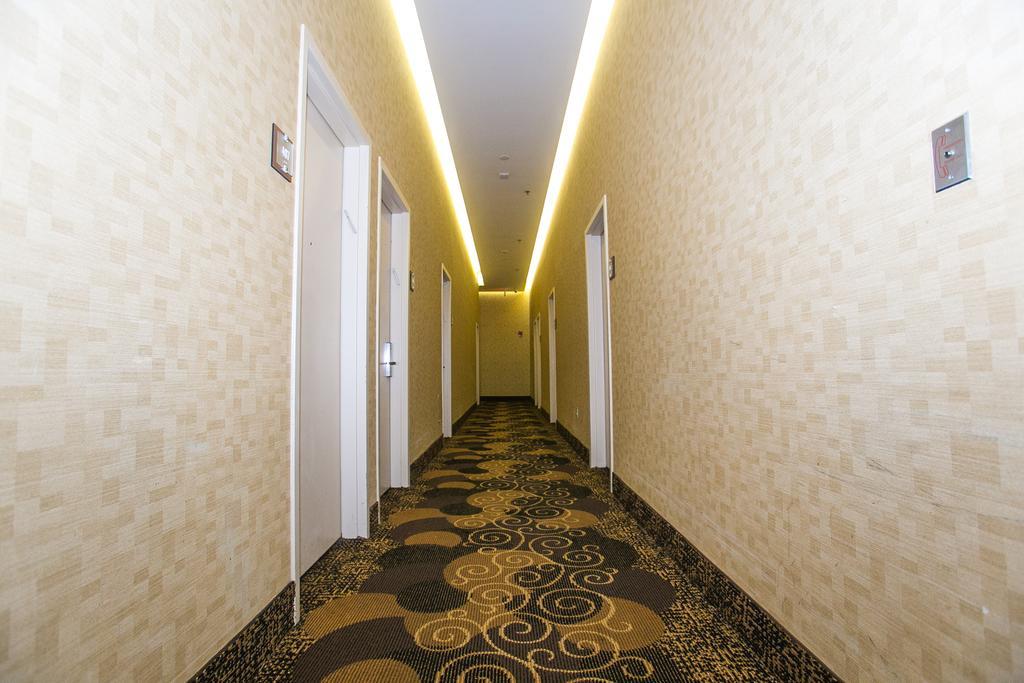 Pointe Plaza Hotel (Adults Only) New York City Exterior photo